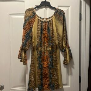 Cute Boutique lined  dress. Size Large